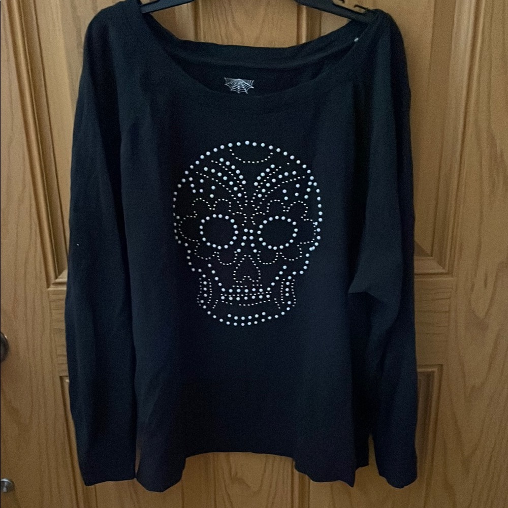 Women’s 1X Black Skull Embellished Long Sleeve Top